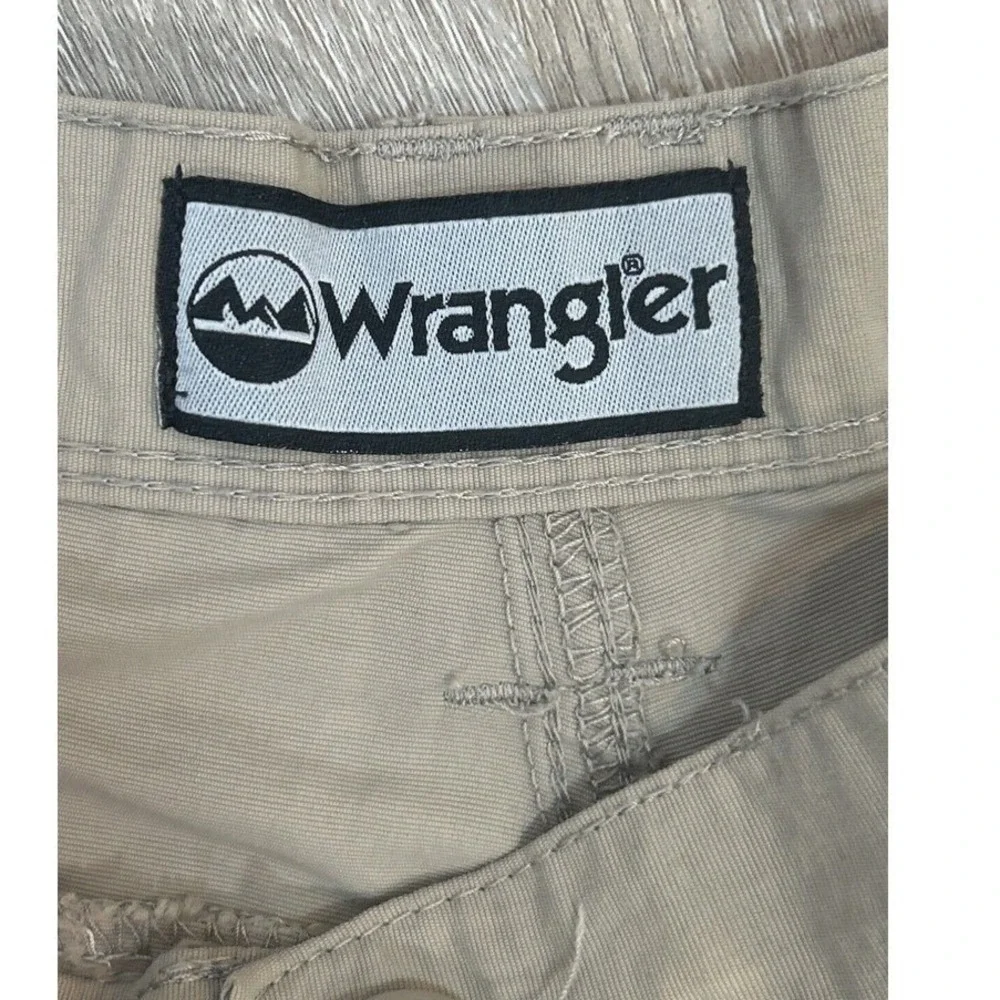 Wrangler Mens Size 40 Tan Outdoor‎ Nylon Cargo Shorts Quick Dry Hiking Utility